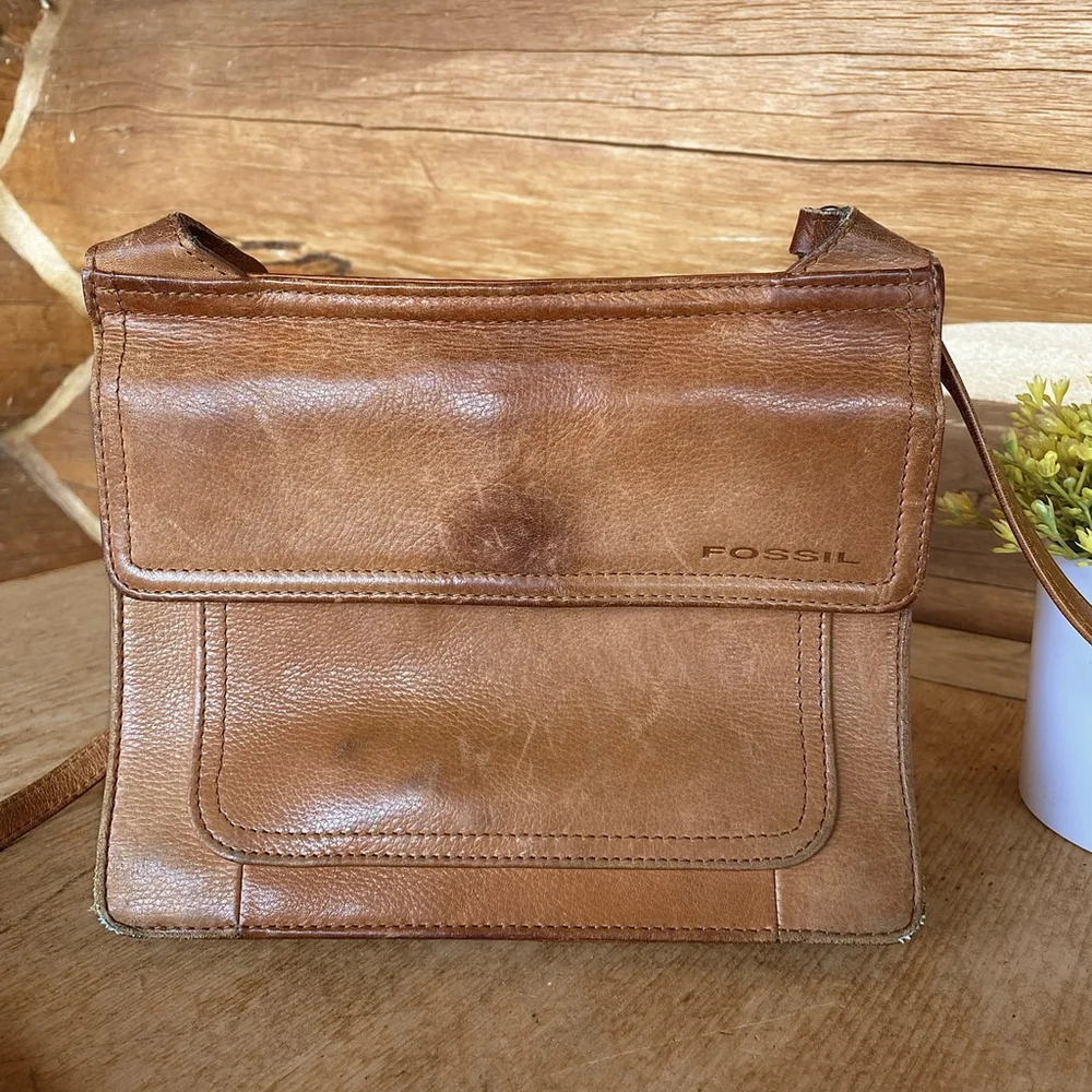 Fossil Vintage Revival Brown Leather Flap Crossbody Bag - Picture 14 of 14